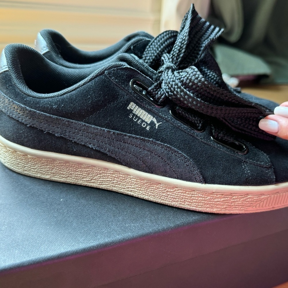 Puma Women Black Suede Heart Safari Trainers Sneaker - Size 7.5 - NWOT - Picture 3 of 8